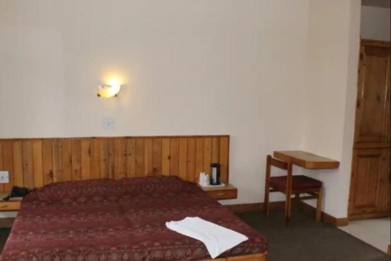 Hotel Manali Continental Екстер'єр фото