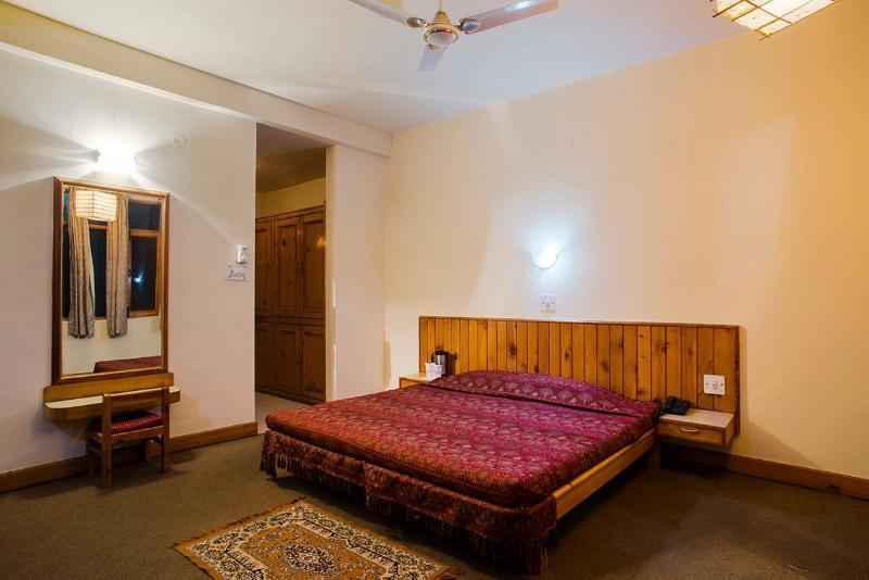 Hotel Manali Continental Екстер'єр фото